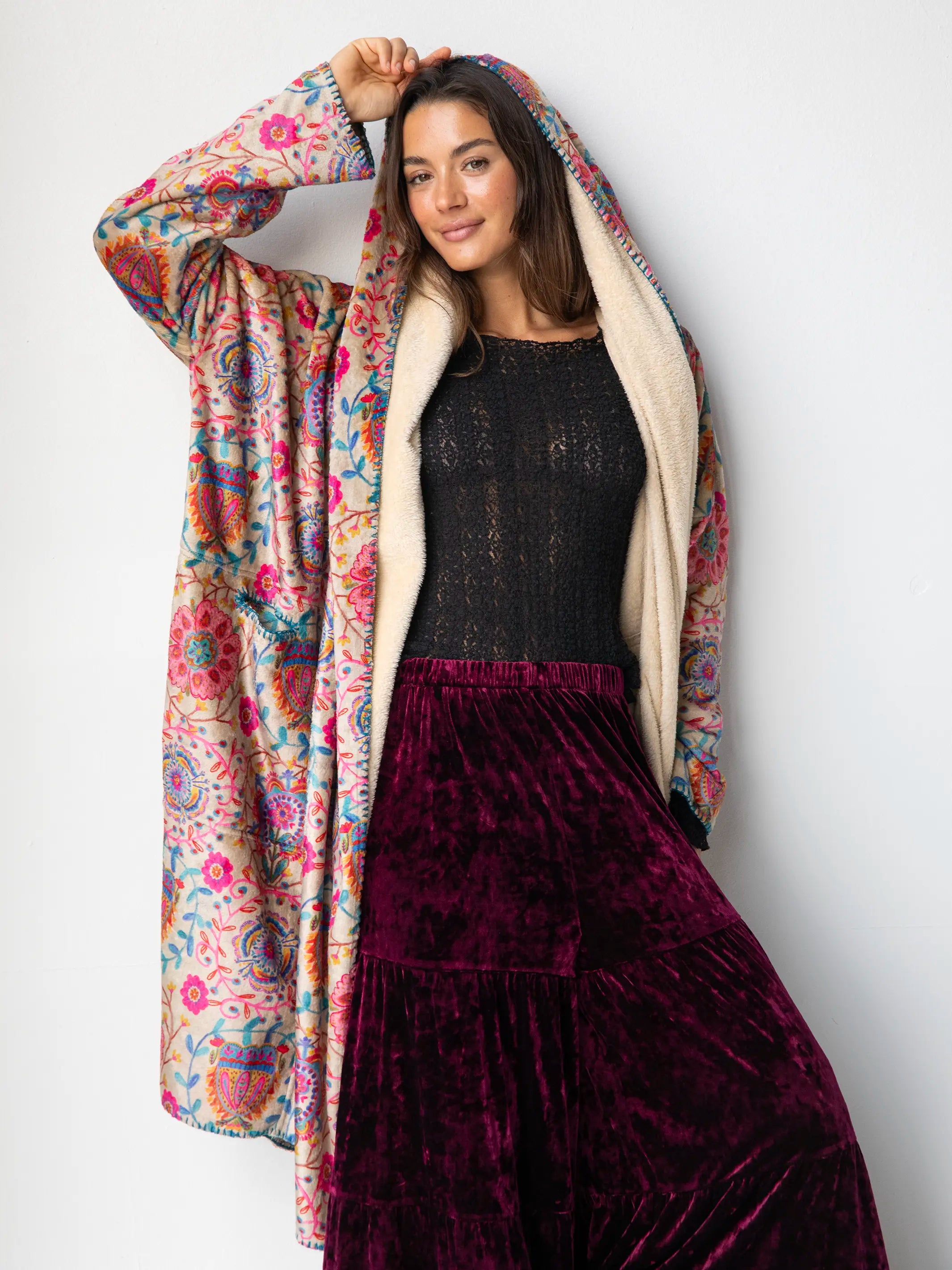 Long Cozy Blanket Kimono - Cream Printed Folk Circles