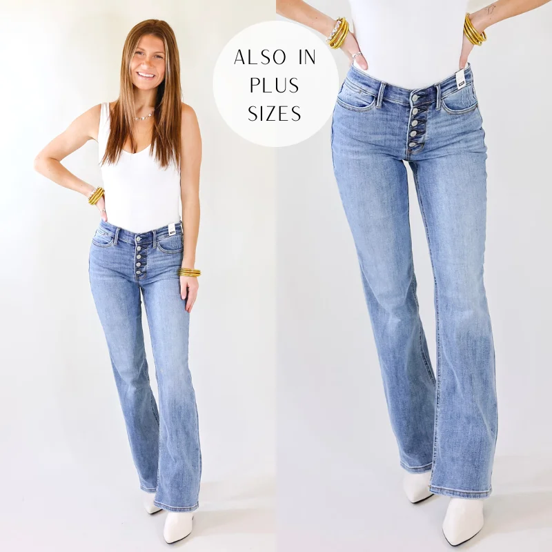 *Blemished* Last Chance Size 0, 20W, 22W & 24W | Judy Blue | Venture Out Button Fly Bootcut Jeans in Light-Medium Wash *Blemished* Last Chance Size 0, 20W, 22W & 24W | Judy Blue | Venture Out Button Fly Bootcut Jeans in Light-Medium Wash