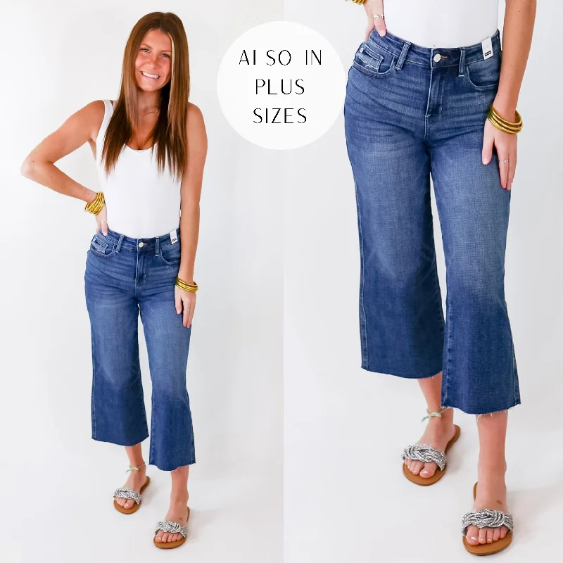 Last Chance Size 0 | Judy Blue | Time For Bliss Pocket Embroidery Cropped Wide Leg Jeans in Medium Wash Last Chance Size 0 | Judy Blue | Time For Bliss Pocket Embroidery Cropped Wide Leg Jeans in Medium Wash